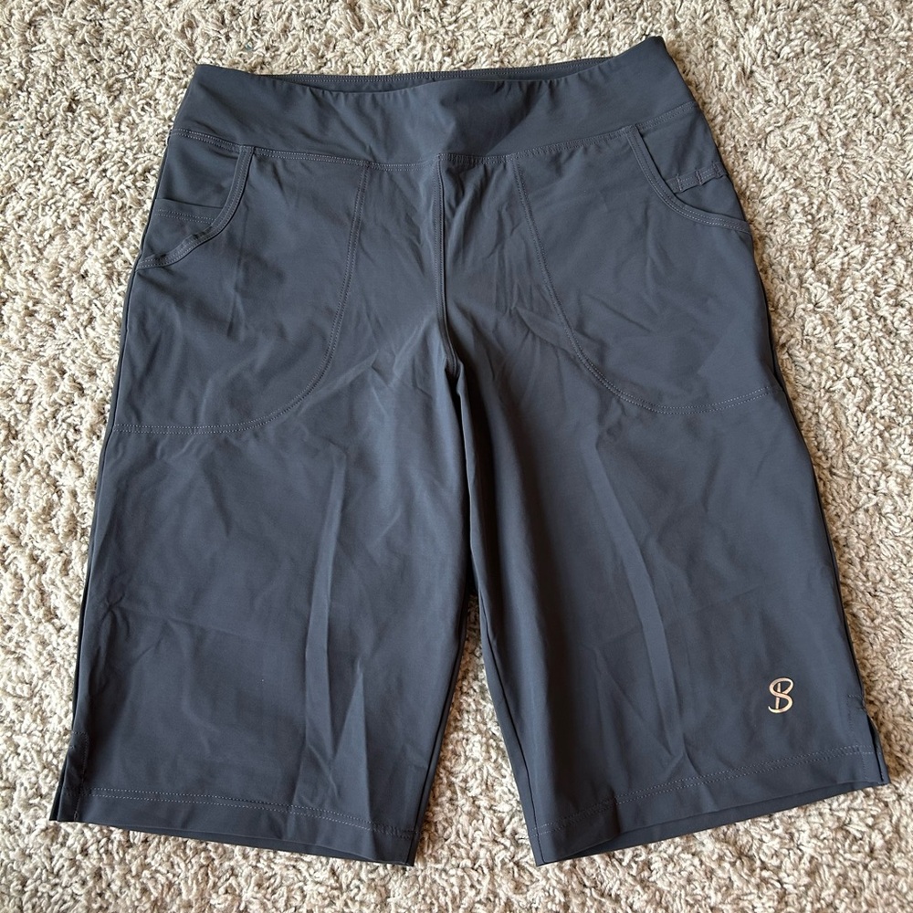 NWOT Women's Gray Golf Shorts